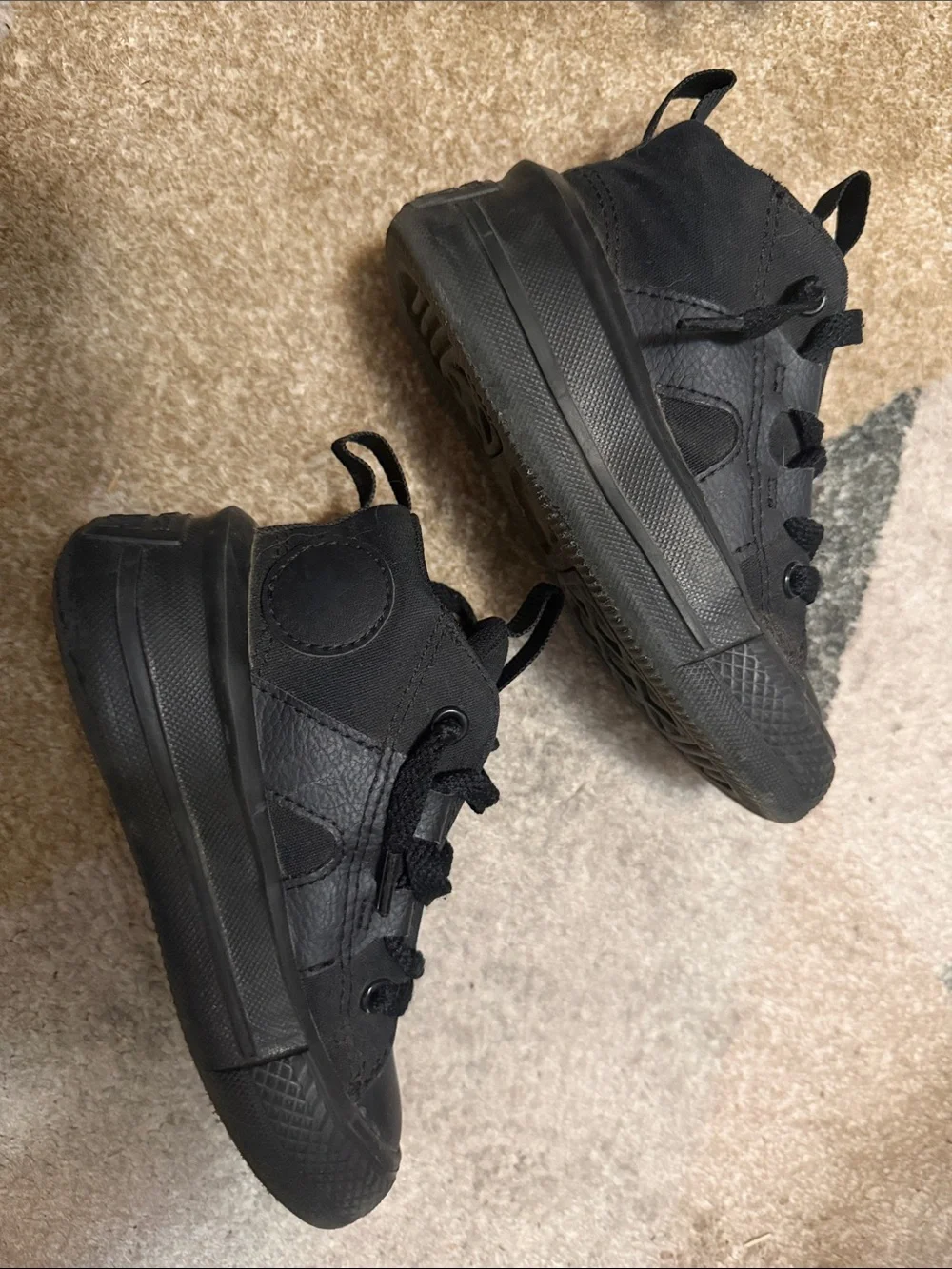 Converse all black